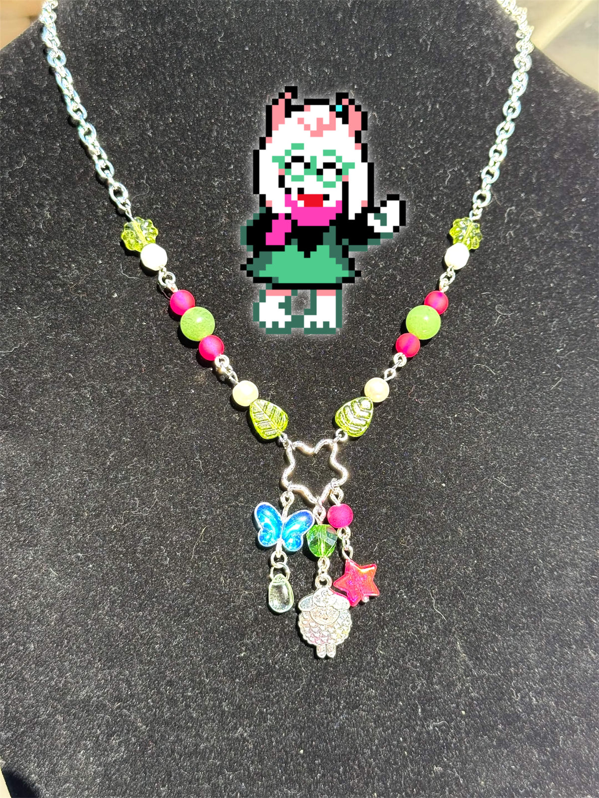 simple ralsei necklace