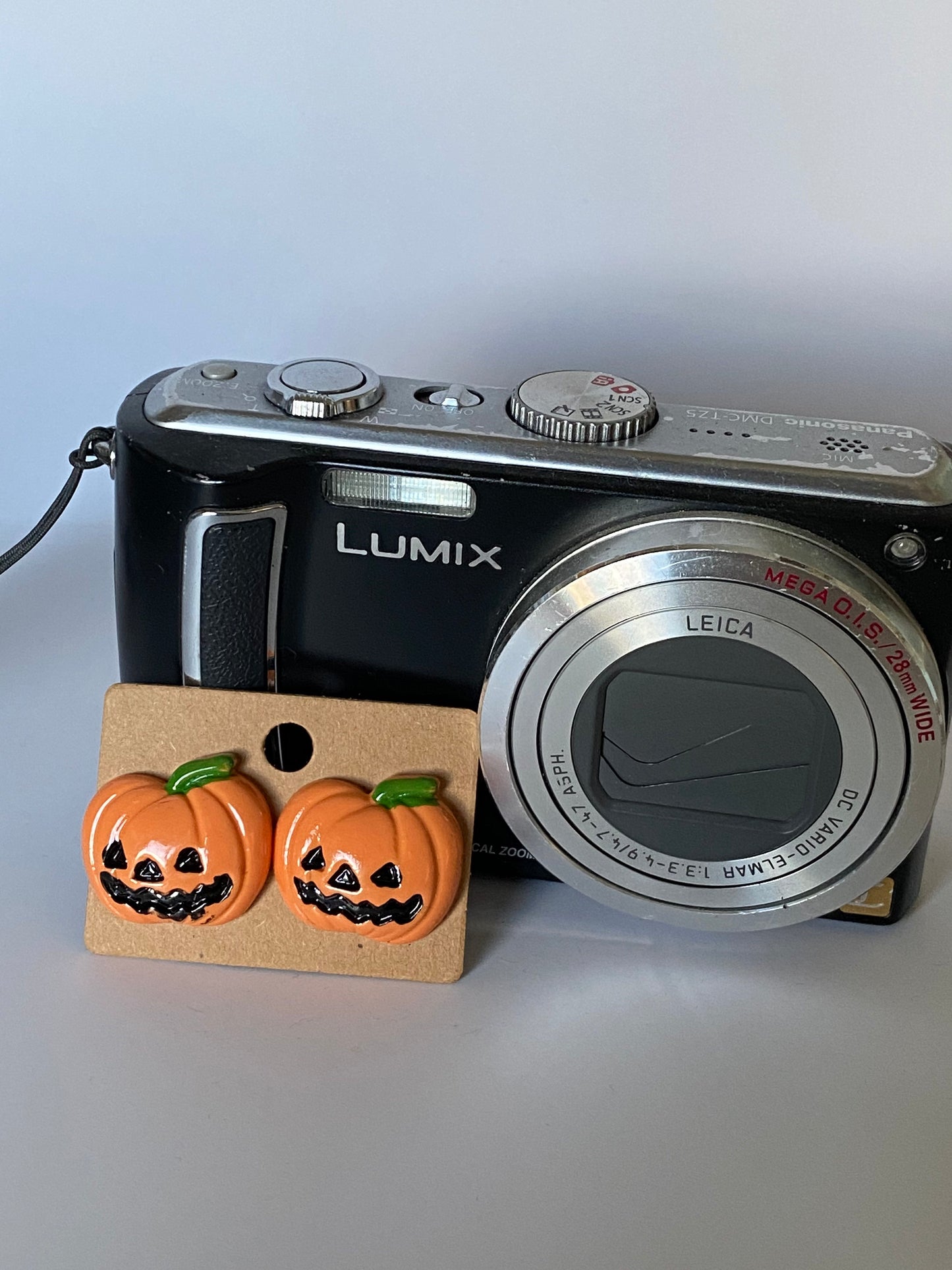 Pumpkin Studs