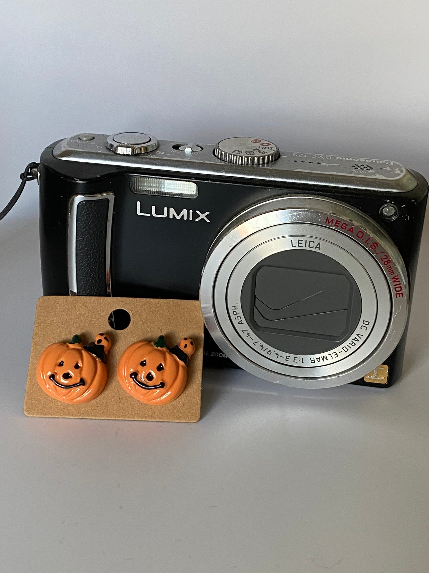 Pumpkin Studs