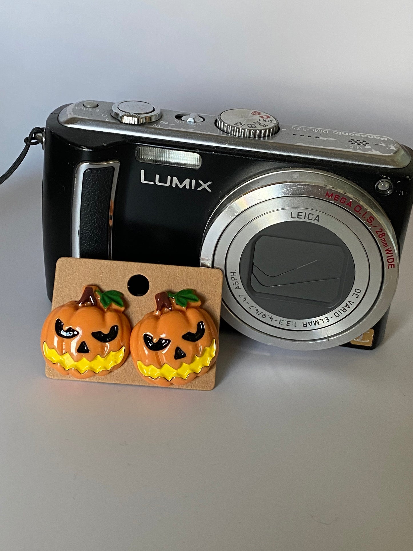 Pumpkin Studs